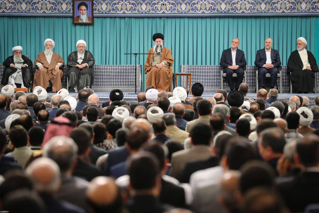 احمدی نژاد و حسن روحانی در مراسم دیدار امروز مقام معظم رهبری | تصاویر