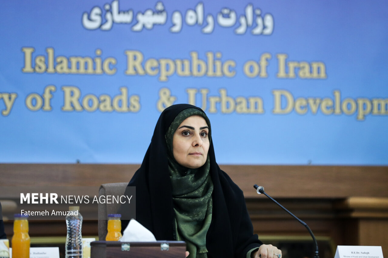 وزیر راه وشهرسازی: اوضاع بندر شهید رجایی تحت کنترل است